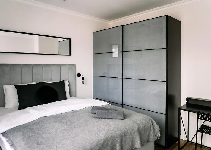 B15-blue Lagoon Apartment